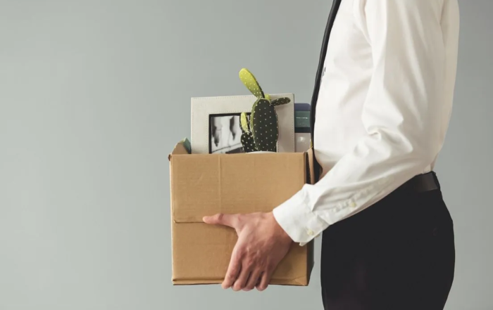 تصویر مزایای اخراج شدن از کار با نکات کلیدی برای کارکنان